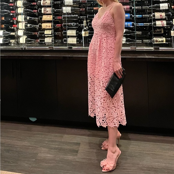 ASTR THE LABEL Lace Midi Dress pink perfect - Picture 3 of 8